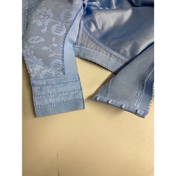 PLAYTEX, 18 Hour Bra, Blue, Size 40DD, adjustable wide straps - Picture 4 of 5